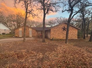 221 Park Dr, La Grange, TX 78945