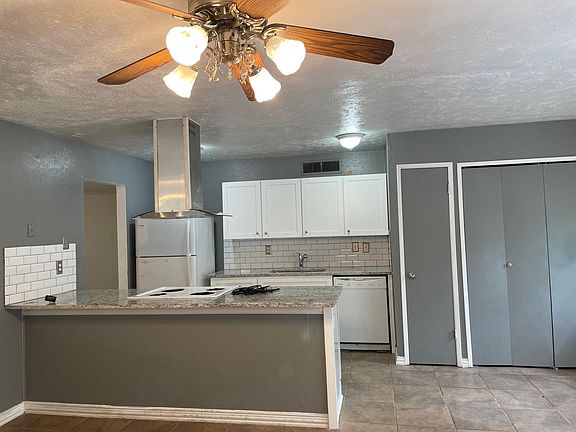 4th image of 558 Cumberland Dr