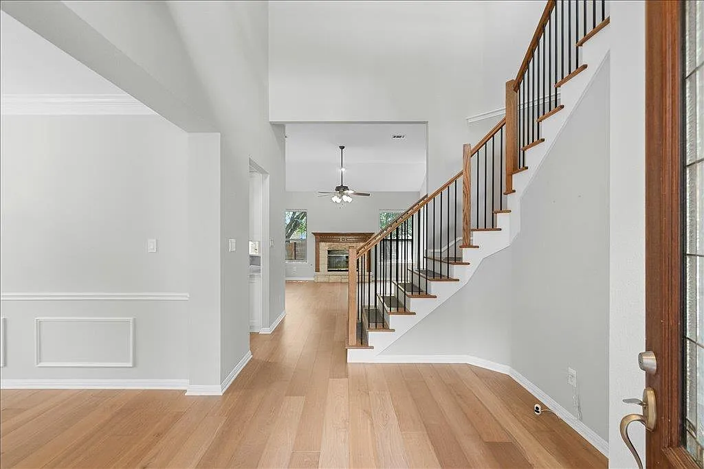 4 bed, 3.5 bath, 3143 sqft, $4,850 — Photo 2