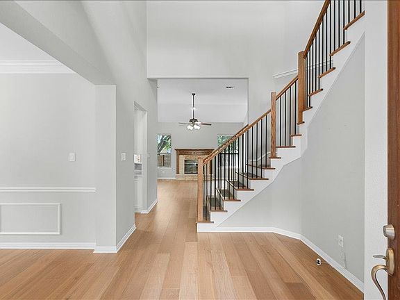 2nd image of 5301 Deerwood Ln