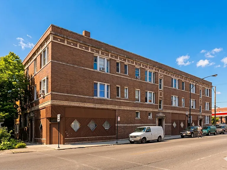 1945 W Augusta Blvd #3E — Photo 1