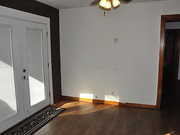 5th image of 2704 Magnolia Dr