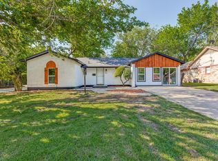 3832 Falcon Dr, Forest Hill, TX 76119