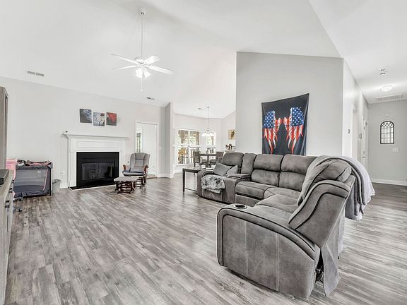 4th image of 408 Cotton Hall Ct