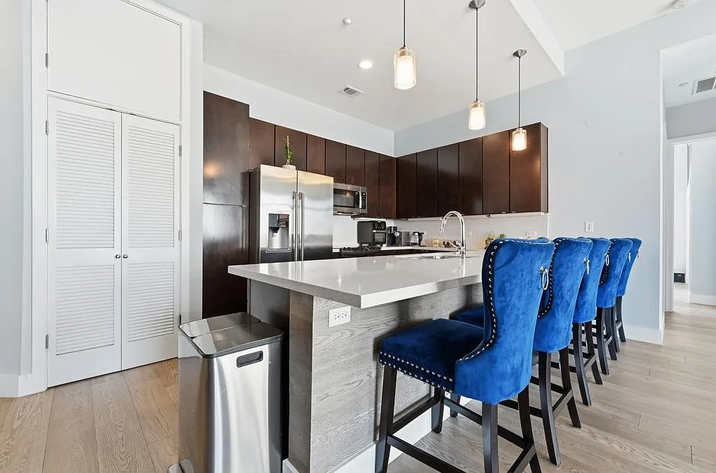2 bed, 2.0 bath, 1456 sqft, $3,500 — Photo 1