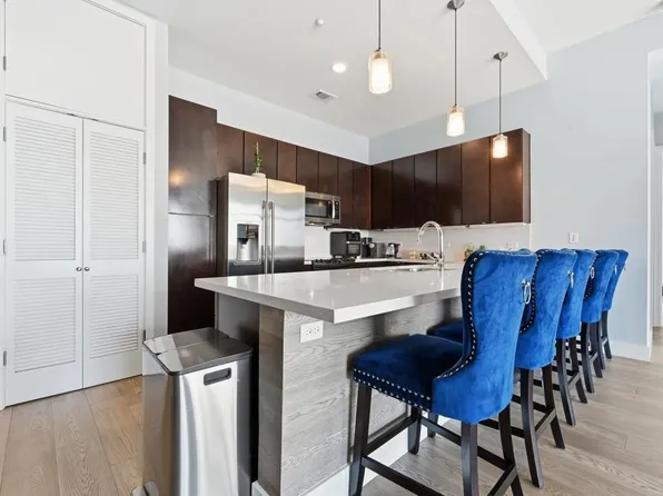507 Sabine St APT 505, Austin, TX 78701