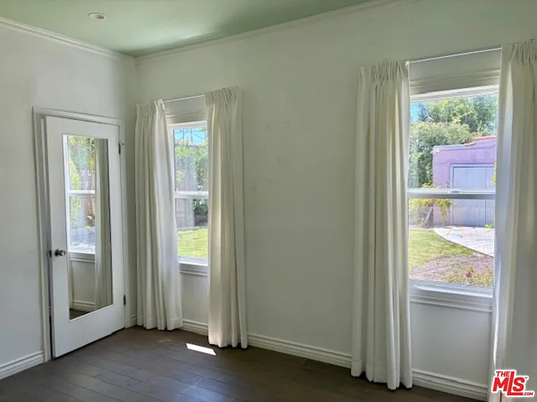 459 S Holt Ave — Photo 21