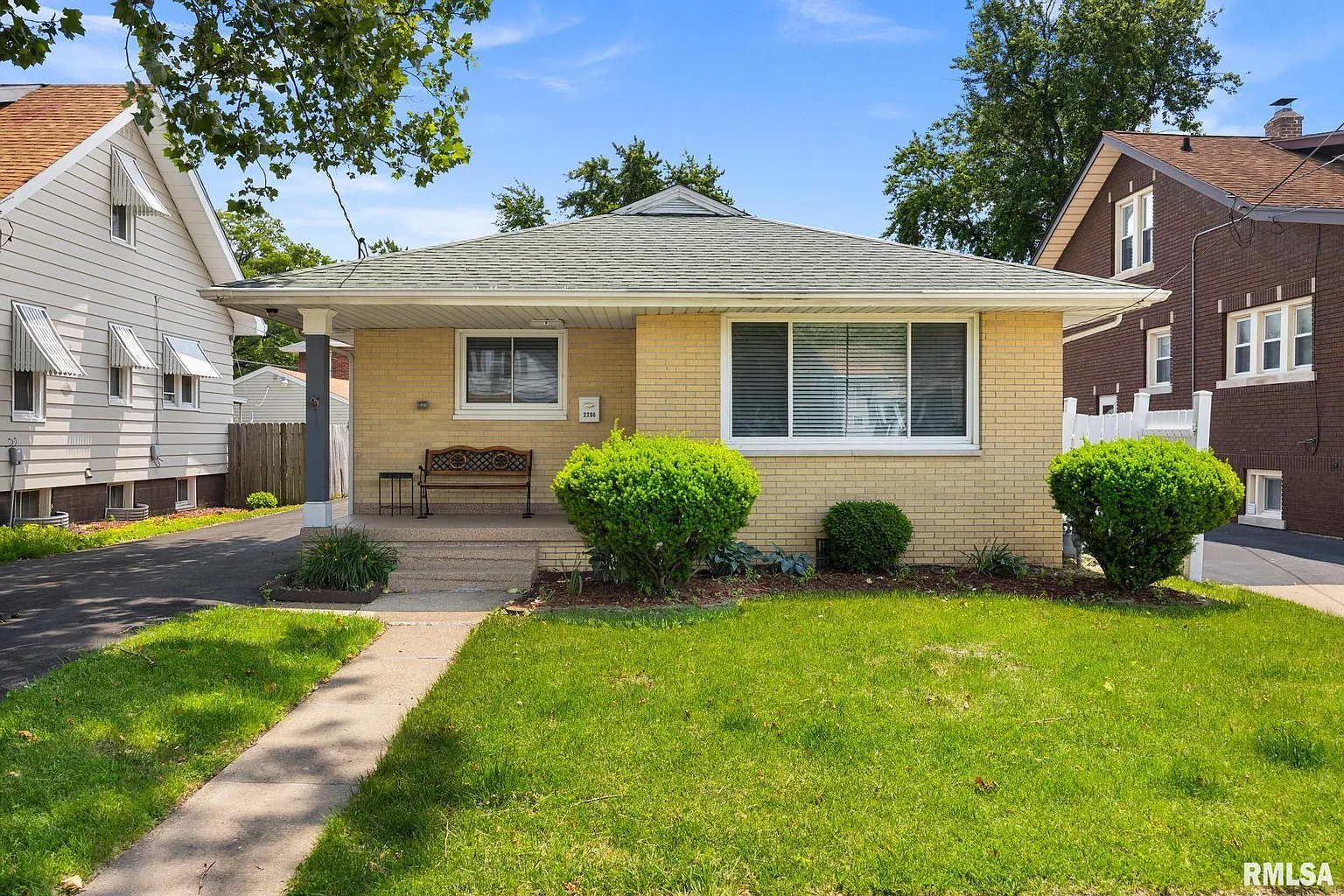 2206 W Rohmann Ave photo 1