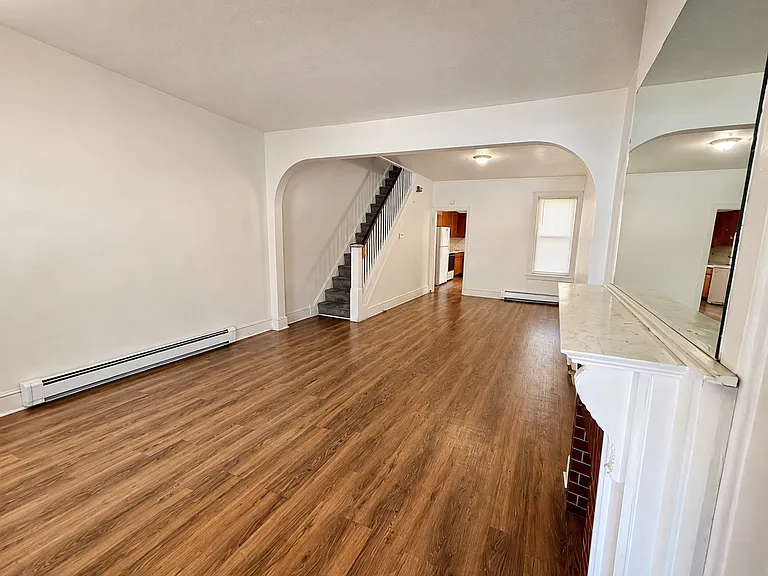 627 Kohn St — Photo 4