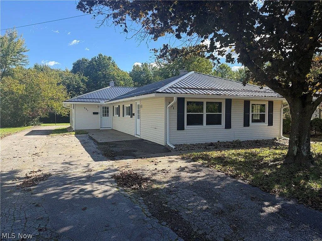 2 bed, $1,250 — Photo 1
