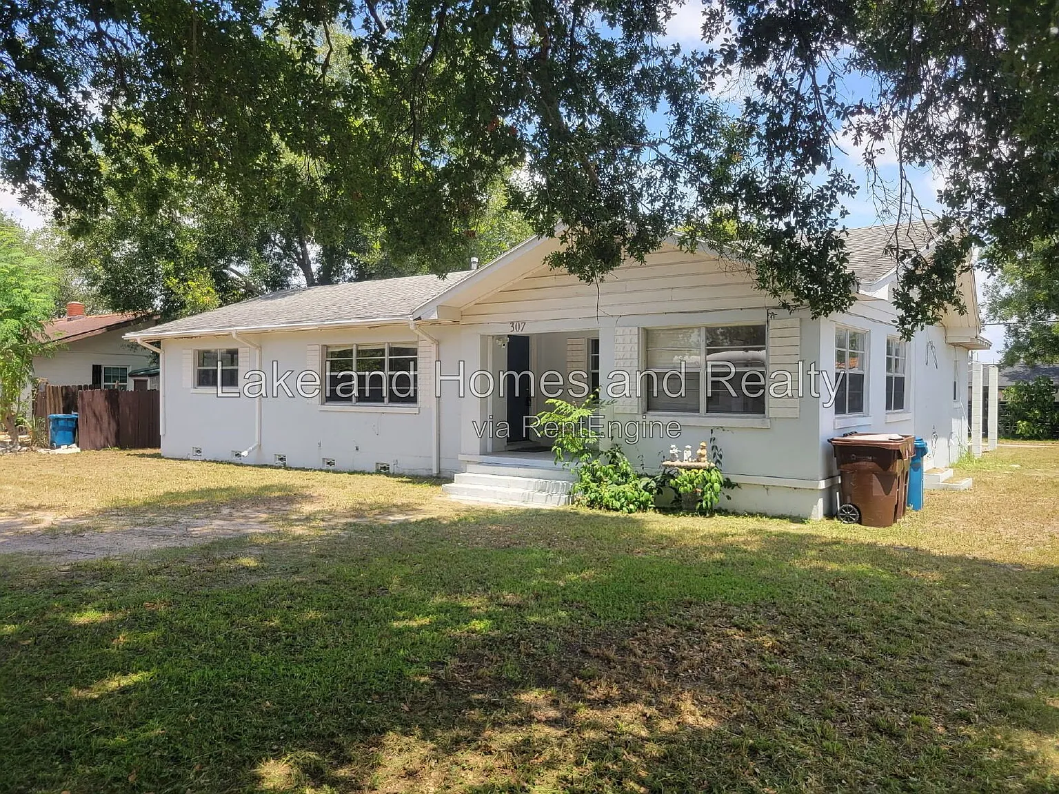 3 bed, 1.0 bath, 1335 sqft, $1,695 — Photo 3
