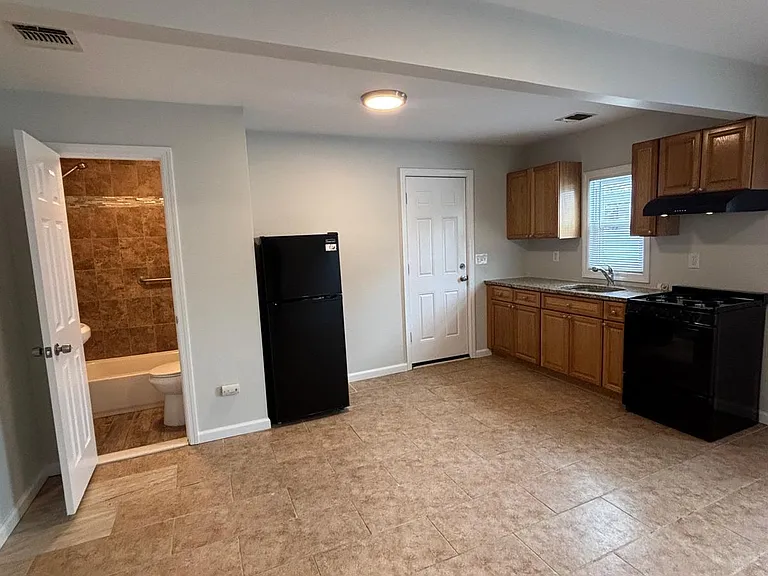 101 Miramar Ave #B — Photo 7