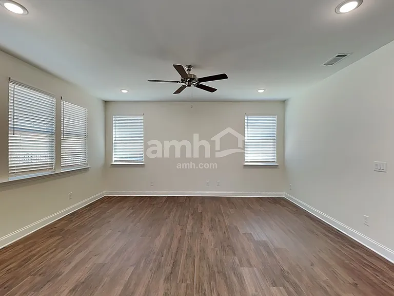 5252 Blue Mountain Dr — Photo 6