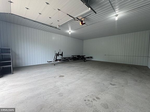 3rd image of 48130 Lake Ave
