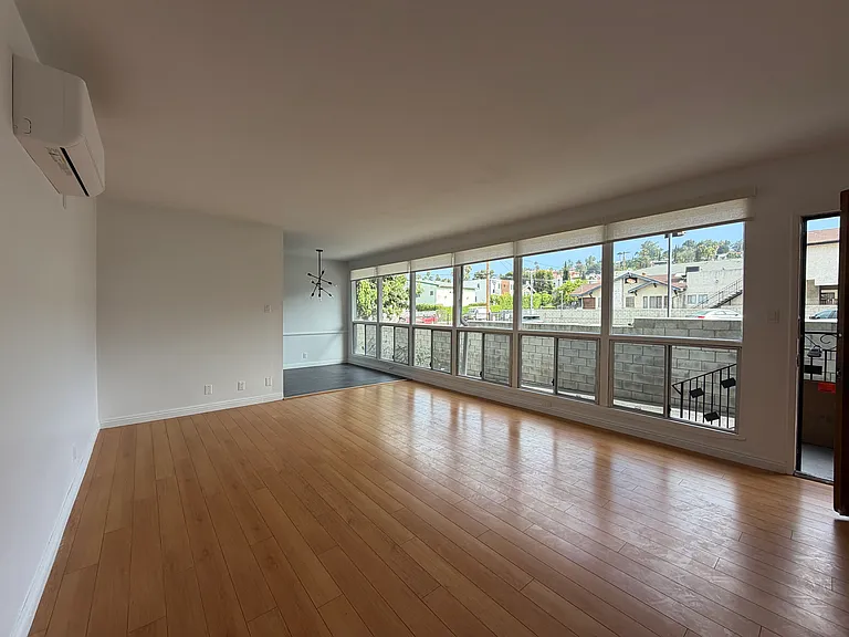 1926 N Vista Del Mar Ave #3 — Photo 14