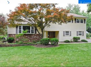 1 Concord Cir, East Hanover, NJ