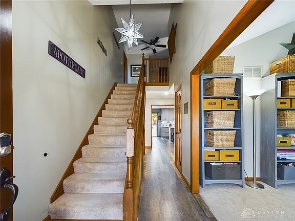 4th image of 212 Old Carriage Dr