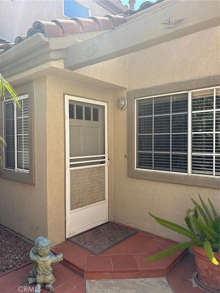 2 bed, 2.5 bath, 1429 sqft, $3,900 — Photo 2