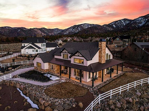 3rd image of 1210 E Bristle Cone Rd