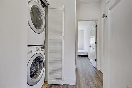 2 bed, 1100 sqft, $5,400 — Photo 2
