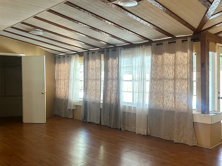 10604 Sparks Cir — Photo 13