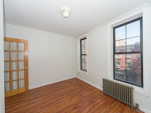 5th image of 144 Wythe Ave APT 2R