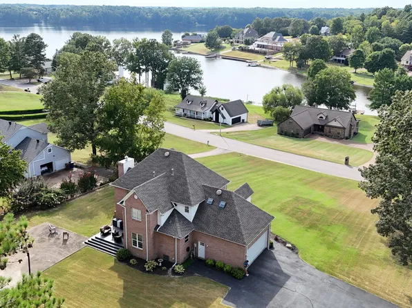 348 Eastern Shores Dr, Lexington, TN 38351