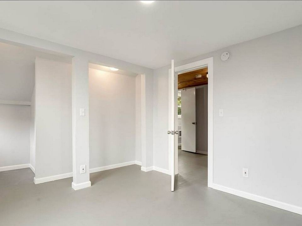 1st image of 809 E 1st St