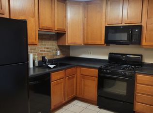 2099 Vernon Dr APT 6, Elgin, IL 60123