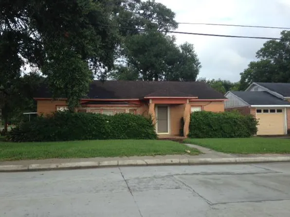 3505 S 4th St, Beaumont, TX 77705