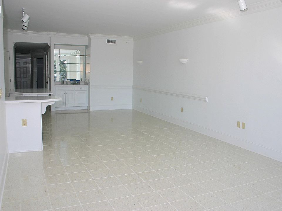 1st image of 4425 Arendell St Unit 102