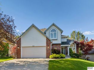 13441 Sherwood Ave, Omaha, NE 68164