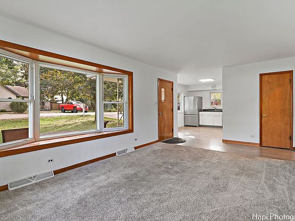 5th image of 150 E Lakeview Ave