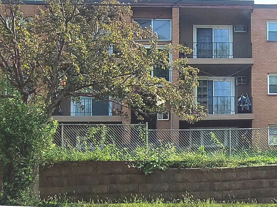 1st image of 910 Forest St #6