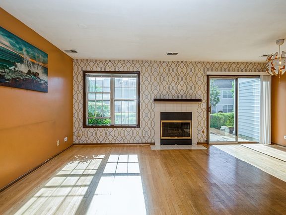 3rd image of 201 Chesterfield Ct Unit D