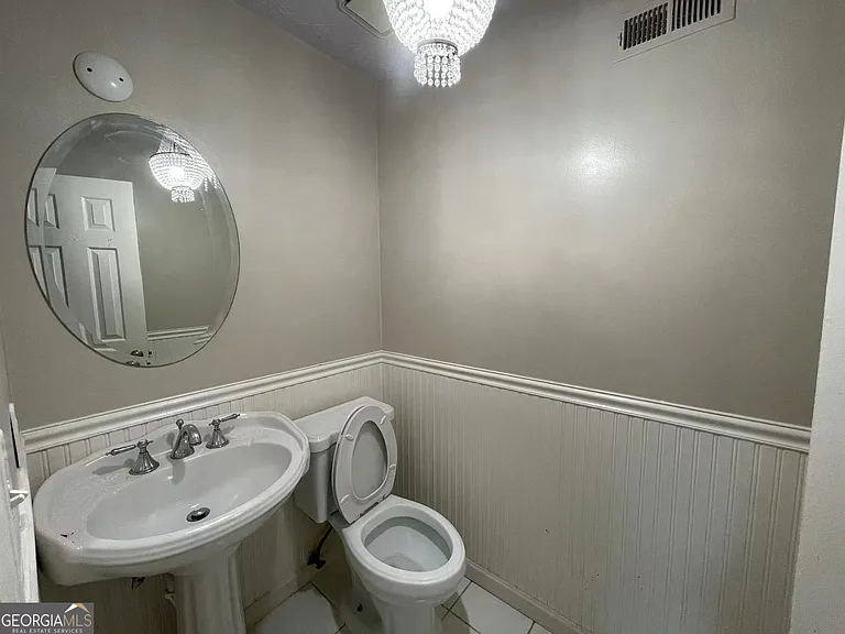 1300 Kennesaw Trace Ct NW — Photo 5