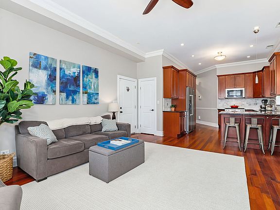 3rd image of 1715 W Leland Ave #2