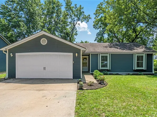 219 E McDonald St, Edgerton, KS 66021