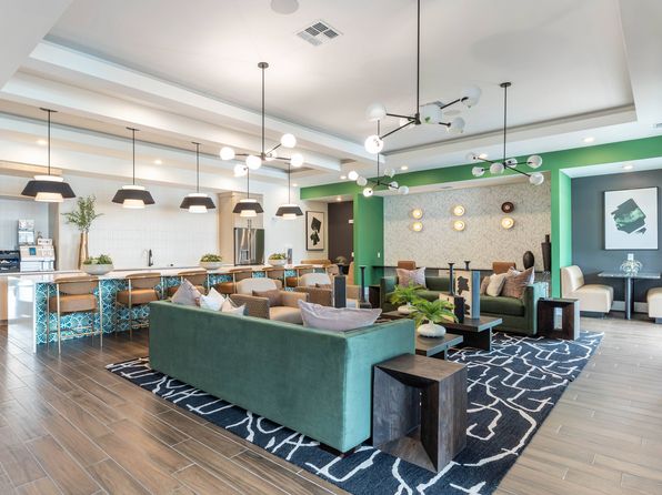 3530 Harbor Pointe Cir #4-106