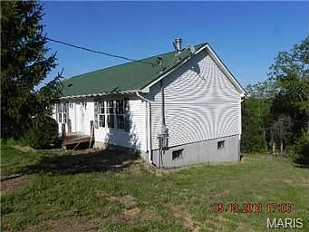 3rd image of 9050 Ridgewood Dr
