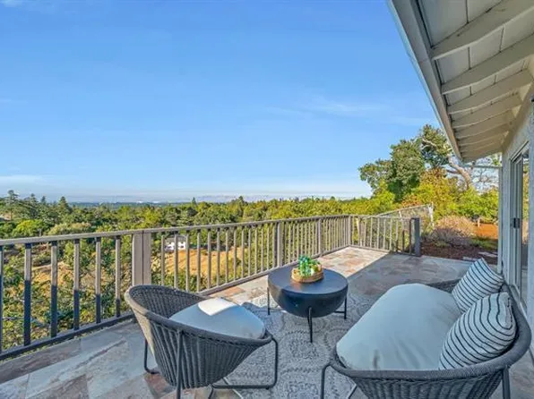 22580 Ravensbury Ave, Los Altos Hills, CA 94024