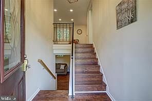 2nd image of 2993 Jamestown Ct