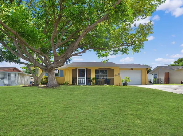 1072 Hope St, Venice, FL 34285