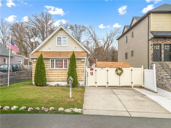 171 Burke Ave, Staten Island, NY 10314