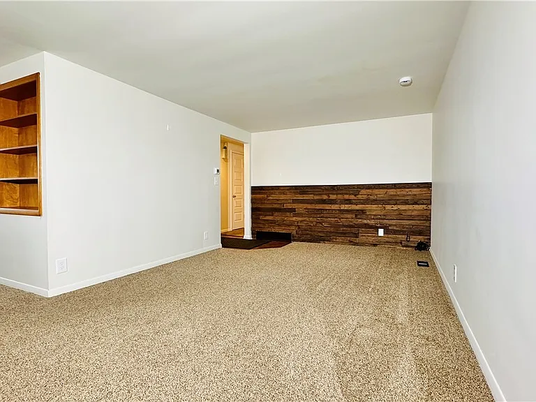 954 Brighton Rd — Photo 5