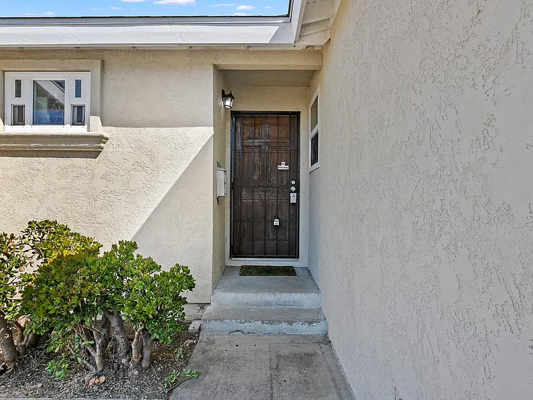 4060 Armstrong St — Photo 20