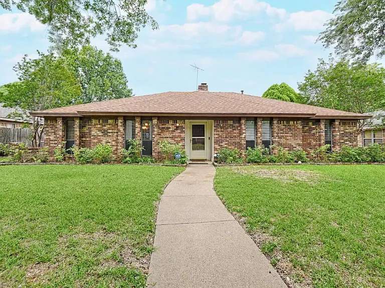 1709 Windsong Trl — Photo 20