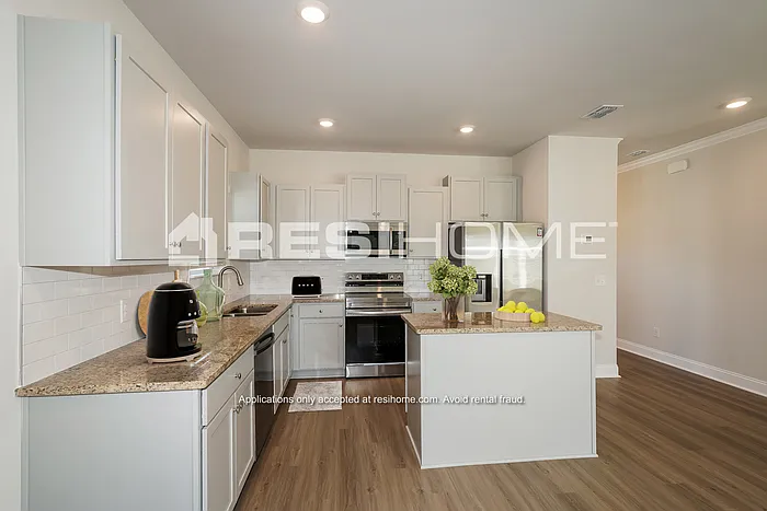 839 Keats Way — Photo 4
