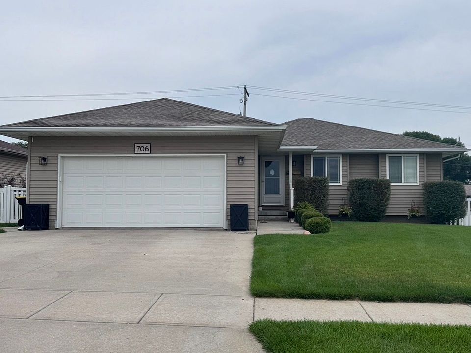 1st image of 706 Blue Stem Cir