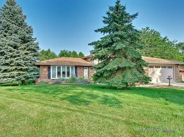 3069 Hillside Ct, Darien, IL 60561